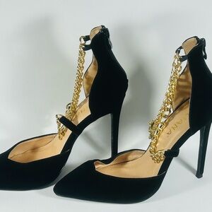 Liliana Size 8 Black Suede Pointed Heels